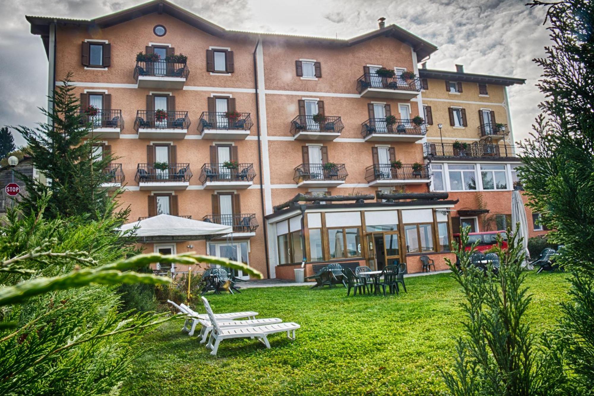 Wellness E Resort Stella Delle Alpi Ronzone Bagian luar foto